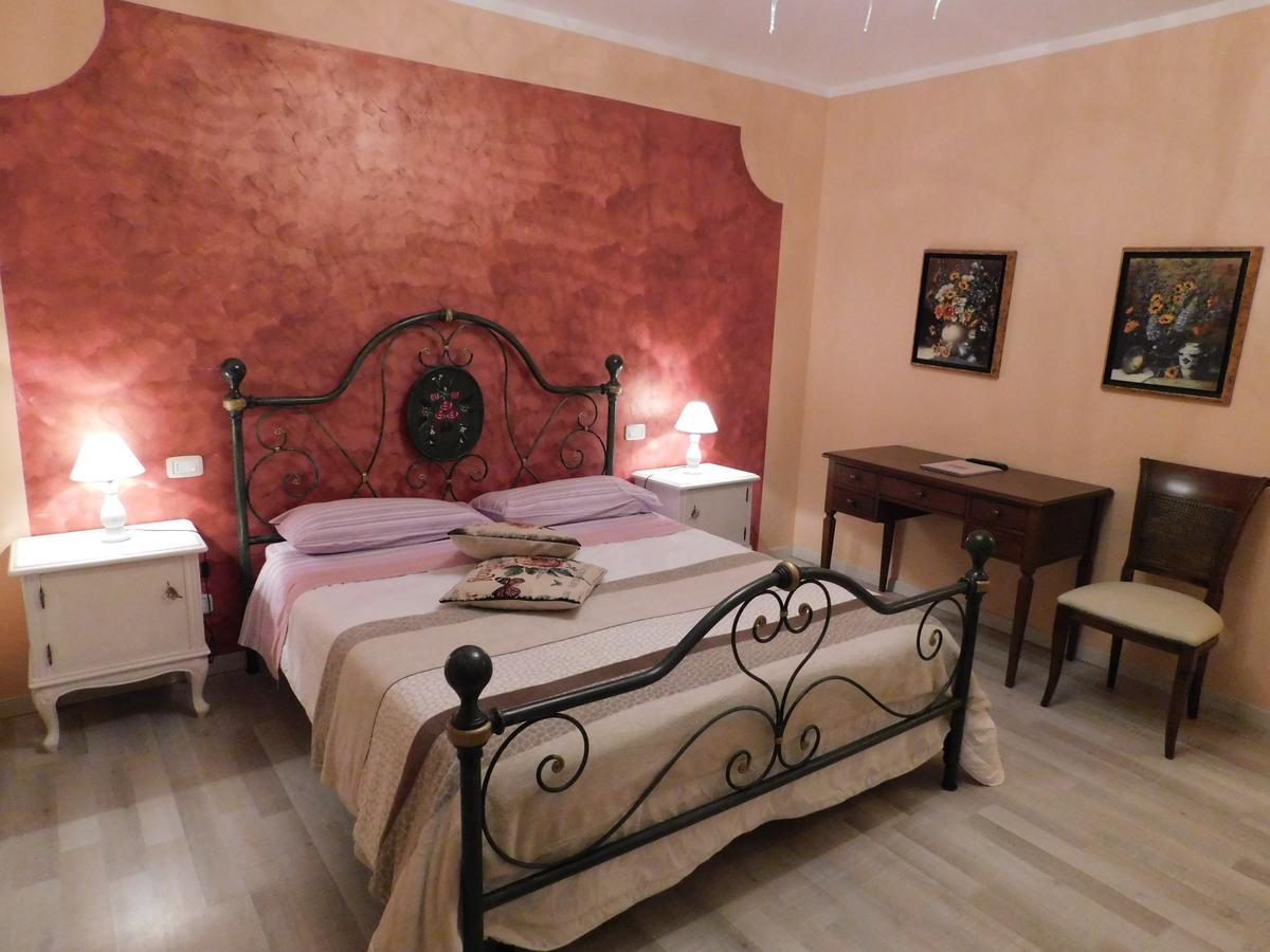 Domus Langhe B&B Treiso Bagian luar foto